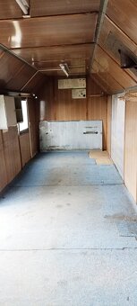 Oplocený pozemek 11.000m2 pro koně, atd. + maringotka. - 7