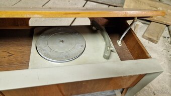 Elektronkové rádio Tesla Piano 1019A - 7