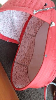 Červený dětský kočárek - 7