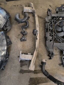 Renault Scénic 3 přední část - 7