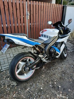 Yamaha YZF R1 - 7