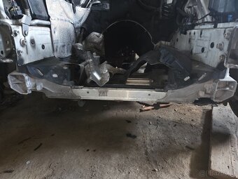 Bmw f10 přední výztuhy šavle nápravnice panty kapoty - 7