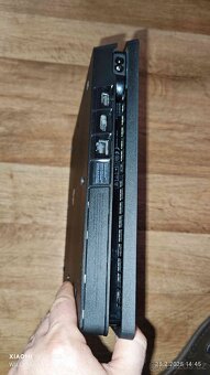 PS4ka 500GB+ 4x ovladač + 11 her - 7