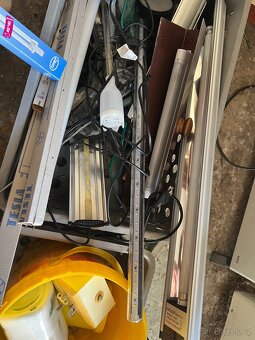 Velky akvariji set police prodana  Vse ostatni zatim je - 7