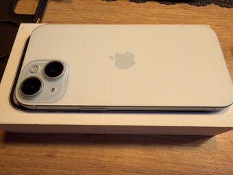 Iphone 15 Top stav, příslušenství - 7