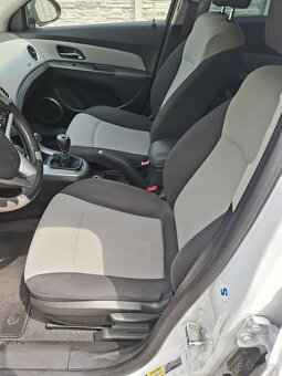 Rozpredám Chevrolet Cruze 1.6 91kw A16XER 2011 - 7