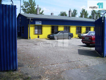 pronájem skladu 58m2 v přízemí s manipulační plochou 50m2 v - 7