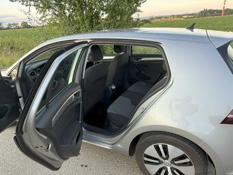 Nabízím zachovalý elektromobil VW E-Golf 85kW Tepelné čerpad - 7
