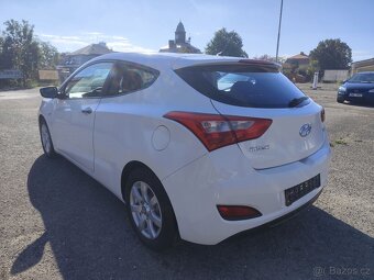 Hyundai i30 Cupe.1.4,16V,73kw.R.V.9/2014.STK Nová.Km 124 300 - 7