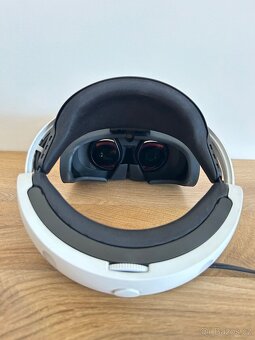 PS4 PRO + VR headset + kamera + 4 ovladače - 7