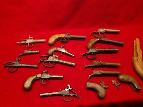 13x perkusni pistole sadarky na dodelani - 7