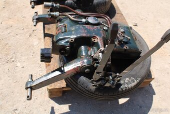 Zetor 7711 7745 víko hydrauliky nepoužité - 7