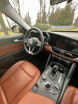 Alfa Romeo Giulia - 7