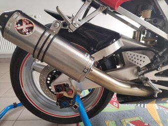 Yamaha R1 - 7