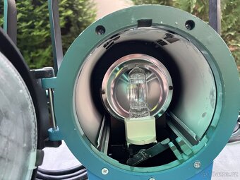 2ks Arri T1 1000W kopie + 3 náhradní žárovky, klapky, spigot - 7