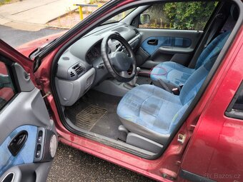 Renault Clio - 7