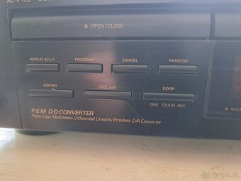 CD přehrávač vyšší řady JVC XL-V152BK plně funkční. - 7