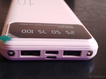 POWEBANKA na dobíjení vašich zařízení kapacita. 10.000 mAh - 7