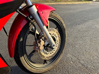 Honda CBR 125R - 7