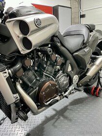 YAMAHA VMAX LIMITED EDITION CARBON 2015 - 7