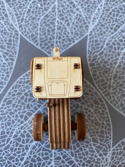 Nový dřevěný model Zetor Crystal s vlekem - 7