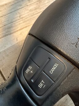 Volant Superb 1 Facelift - 7