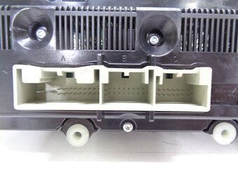 VW Passat B6 ovládací panel klimatizace - klimatronic - 7