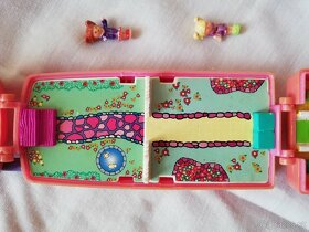 Sada - mini Polly Pocket rozkládací domeček s panenkami - 7