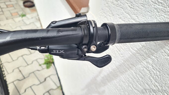 GIANT TRANCE X1,Vzduch. tlumiče FOX, Shimano SLX 1x12, Rám L - 7
