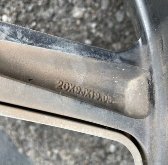 Kola Dodge RAM R20 - 7