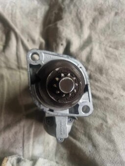 Startér Bosch 0 001 121 026 - 7