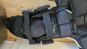 Brankářská vesta CCM Axis 1.9 int. L - 7
