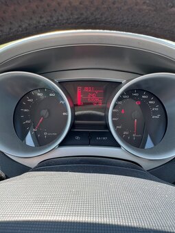 Seat Ibiza 1.4 benzín 2009 rok - 7
