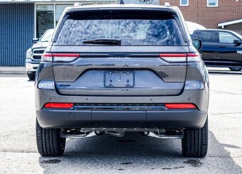 Jeep Grand Cherokee Altitude rok 2024 - 7