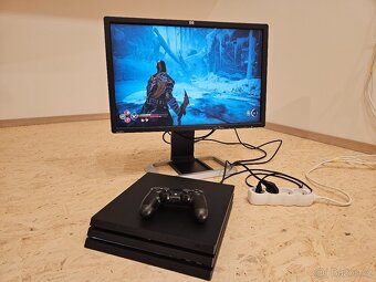 PS 4 PRO 1TB – po servisu, výborný stav, příslušenství - 7