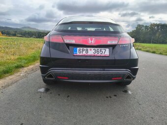 Honda Civic 8g sport (1.8 benzín), 103kW - 7