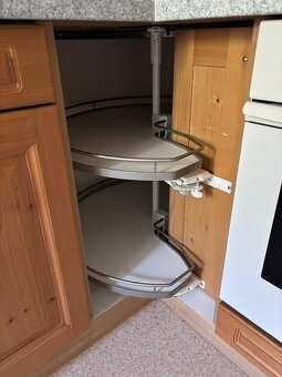 Masivní kuchyňská linka z Německa se spotřebiči - 7