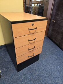 Kancelářský nábytek - 7