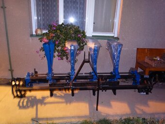 Sazeč česneku, cibule, žaludů - 7