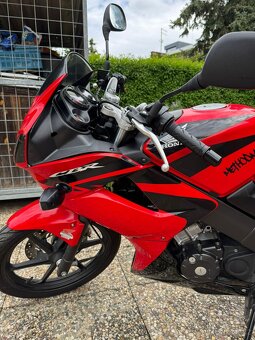Honda CBR125R - 7