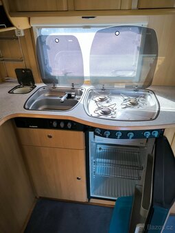 Karavan Dethleffs Camper - fr. postel, plnohodnotná koupelna - 7