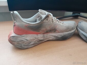 PC:3419KČ ASICS NOVABLAST4 44 EU 28CM V ZÁRUCE K PRODEJI - 7