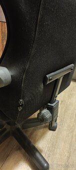 Prodávám Dětskou herní kancelářskou židli Dino černá/červená - 7