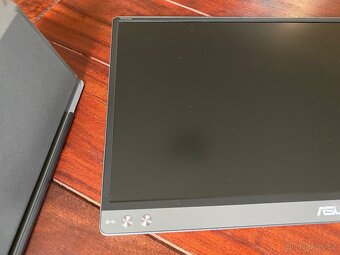 Přenosný monitor - 7