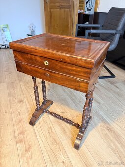 Starožitný stoleček - 7