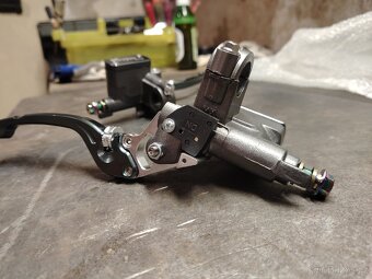 Pumpy/páky brzda, spojka - 7