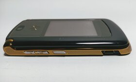 Motorola Razr V8 Gold, mobilní telefon - 7