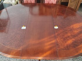 Vyřezávaný Italský jídelní stůl se 4 židlemi - 7