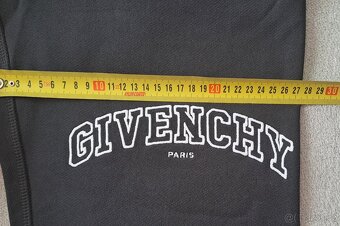 GIVENCHY TEPLAKY 10 - 7
