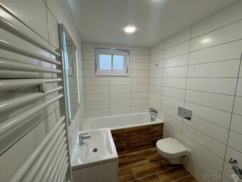 Pronájem bytu 2+1, cihlový dům, centrum Ostrova - 7